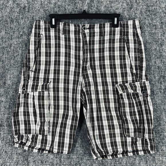 LEVIS CARGO SHORTS MENS 34 BROWN PLAID WHITE TAB PHONE‎ POCKET COTTON 10" INSEAM - Picture 1 of 12